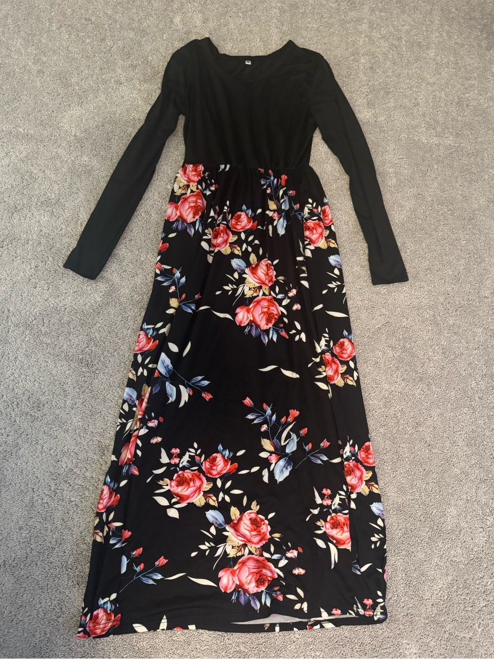 Black Floral Long Sleeve Maxi Dress - Classic Women's Floral Print size medium